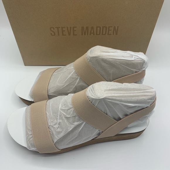 Steve Madden Agile Blush Flatform Sandal - Picture 3 of 5